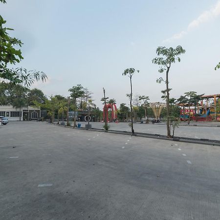 Urbanview Hotel Cianjur City Park By Reddoorz Exterior photo