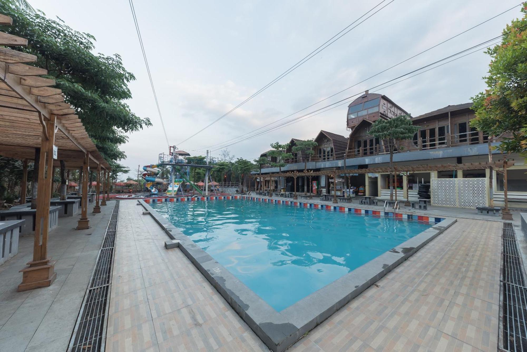 Urbanview Hotel Cianjur City Park By Reddoorz Exterior photo