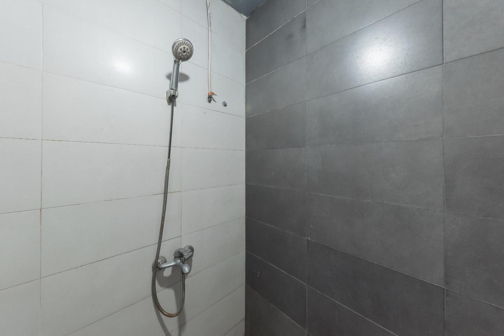 Urbanview Hotel Cianjur City Park By Reddoorz Exterior photo