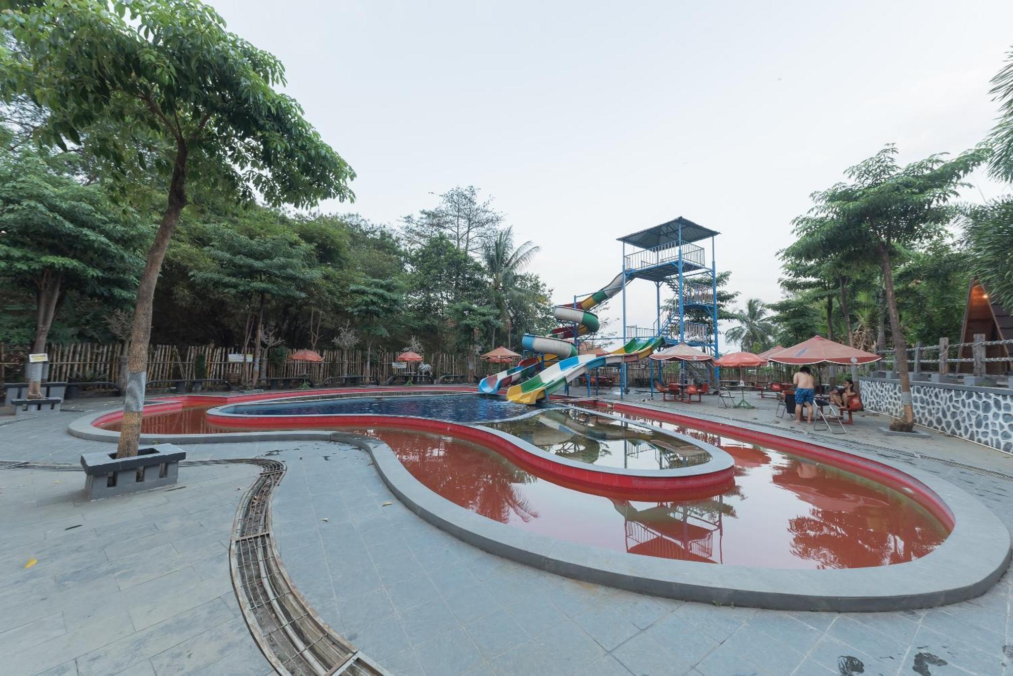 Urbanview Hotel Cianjur City Park By Reddoorz Exterior photo
